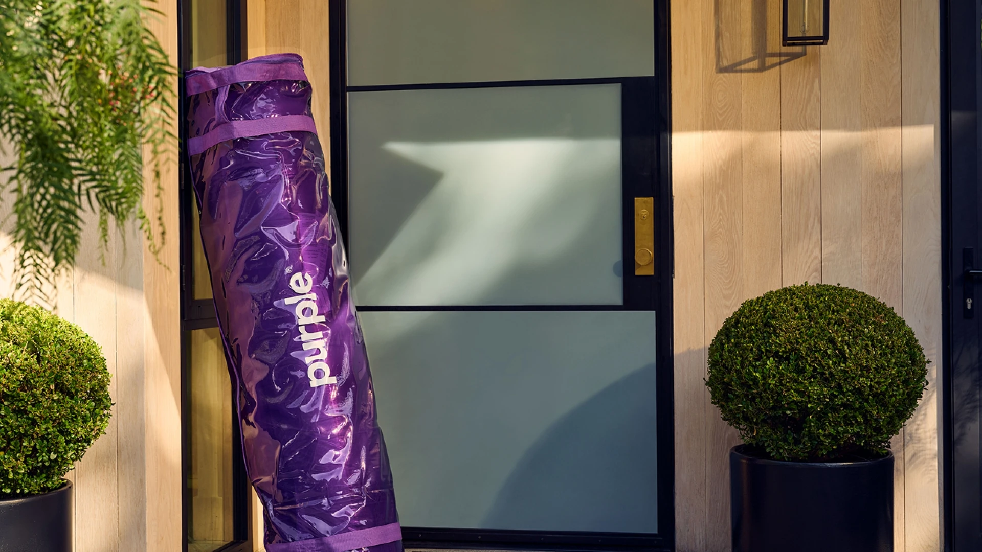 Doorstep mattress delivery